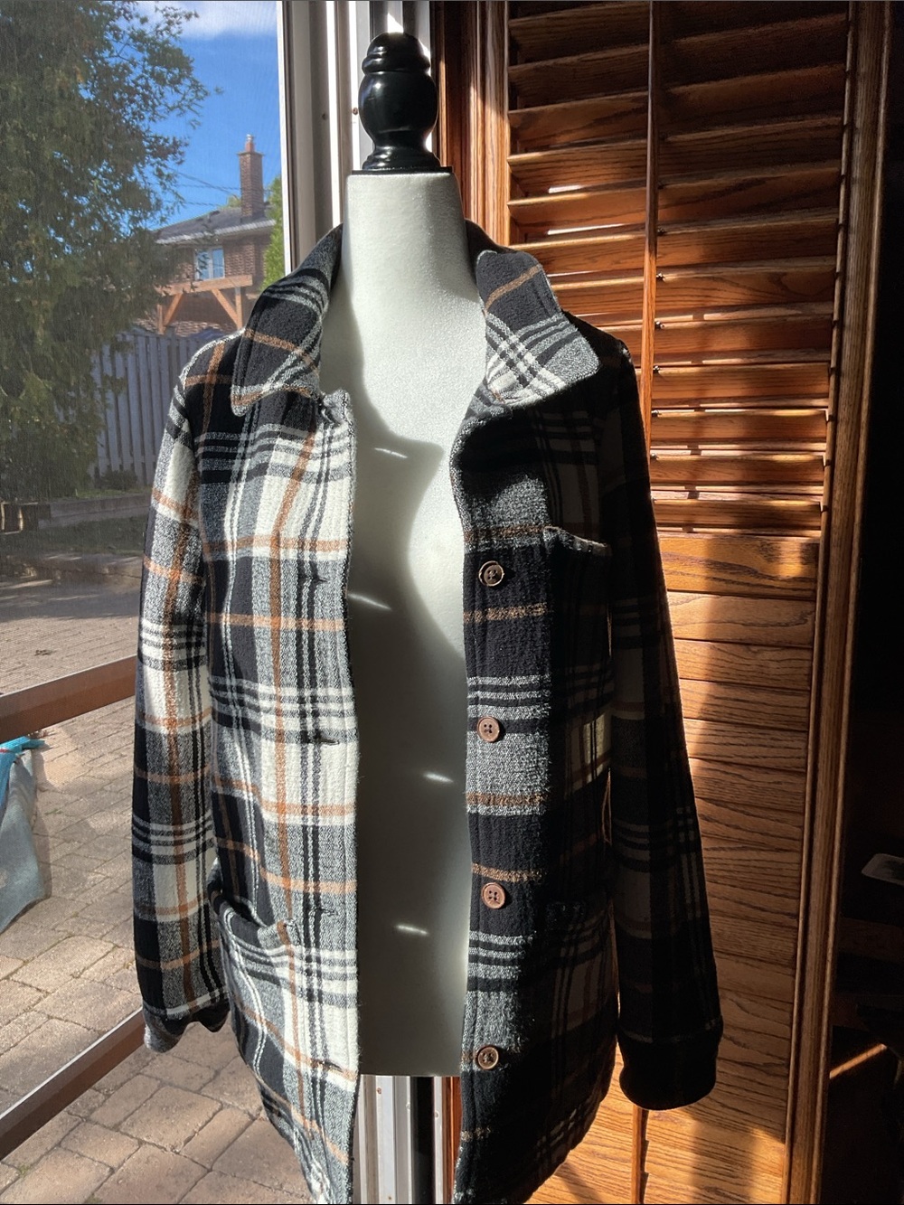 Tentree Plaid Button-Up Shacket Jacket Women’s Medium Grey Brown Cream